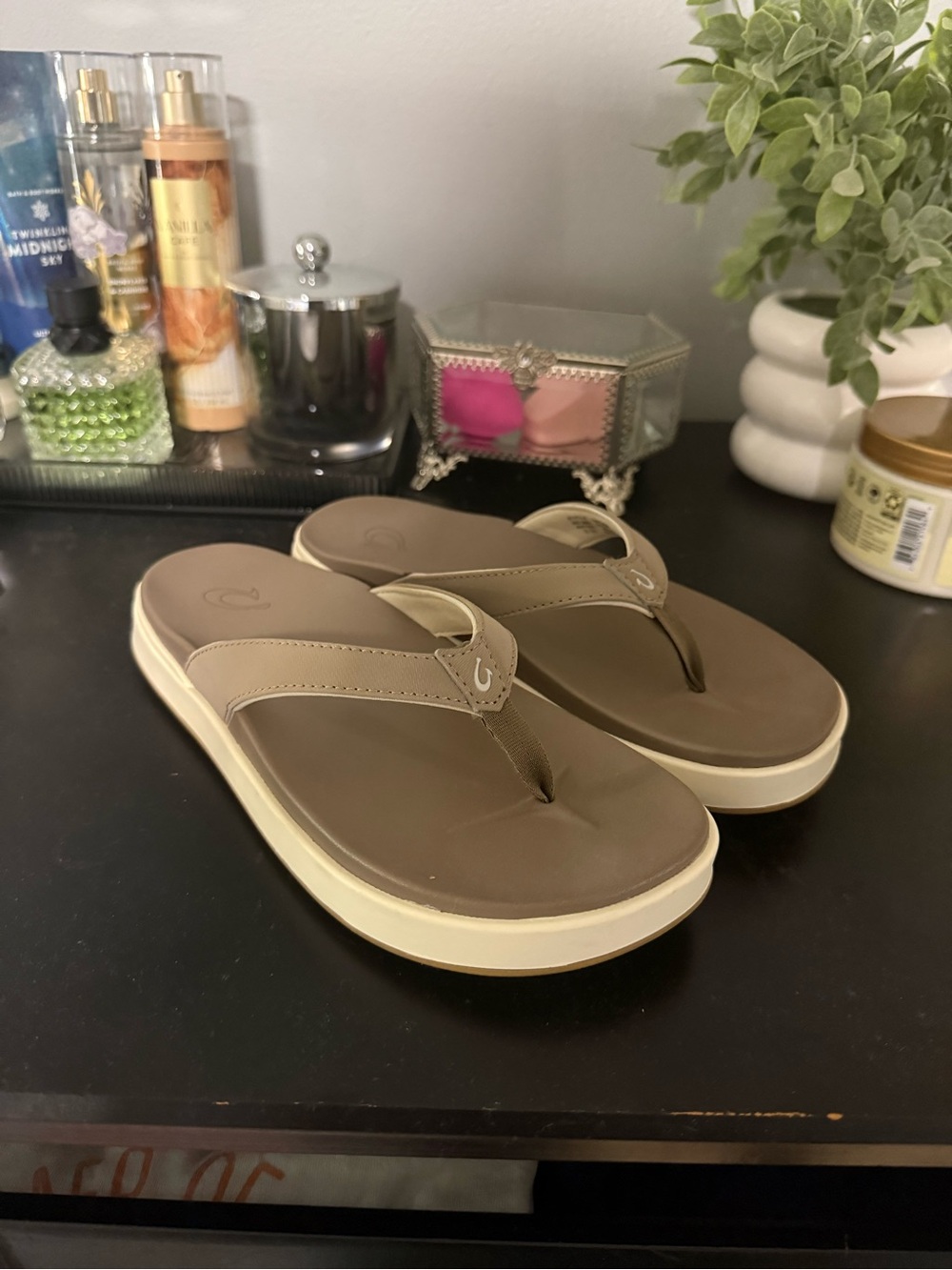 Women's Olukai Nu A Pi O Warm Taupe Flip Flop